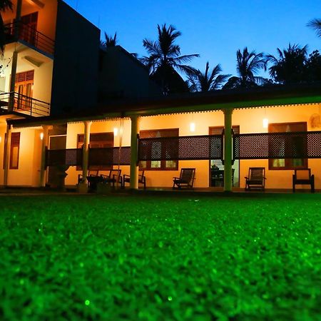 Vishmee Holiday Inn Embilipitiya Luaran gambar