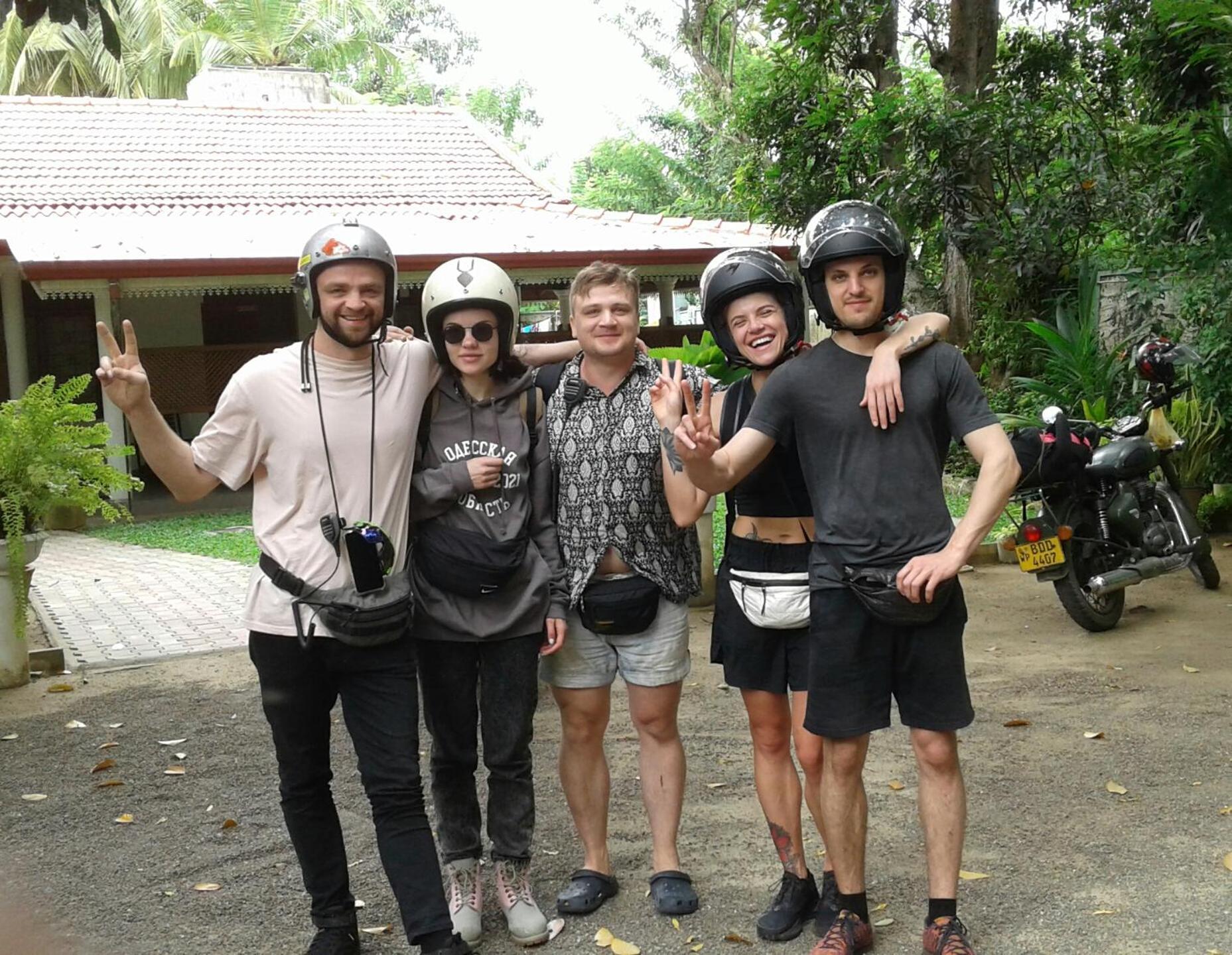 Vishmee Holiday Inn Embilipitiya Luaran gambar