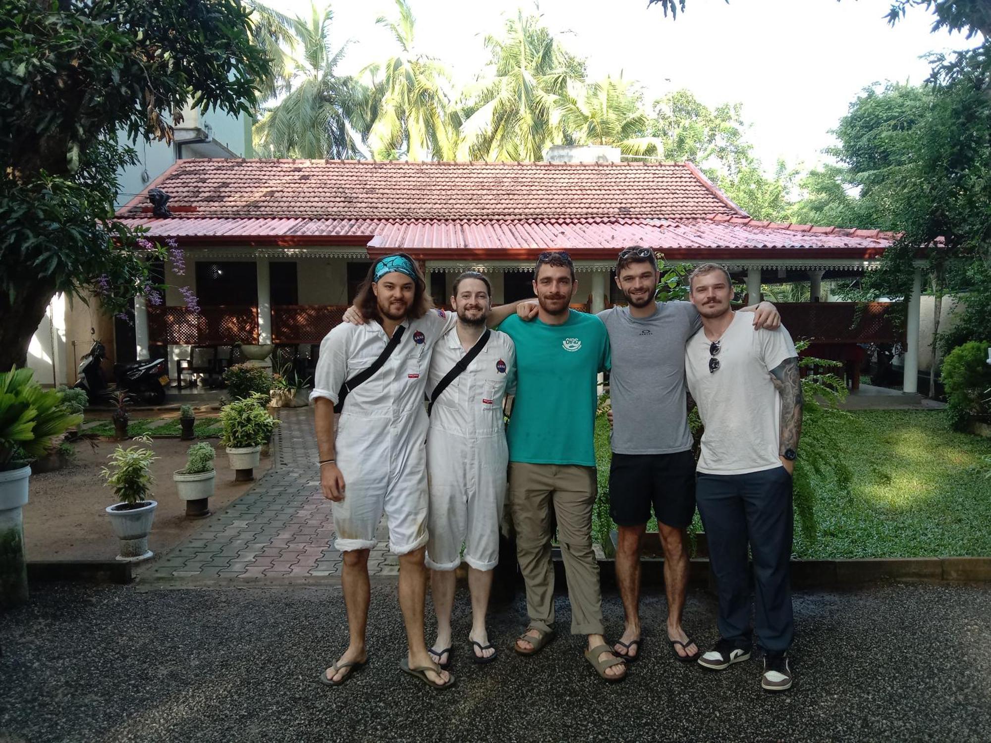 Vishmee Holiday Inn Embilipitiya Luaran gambar