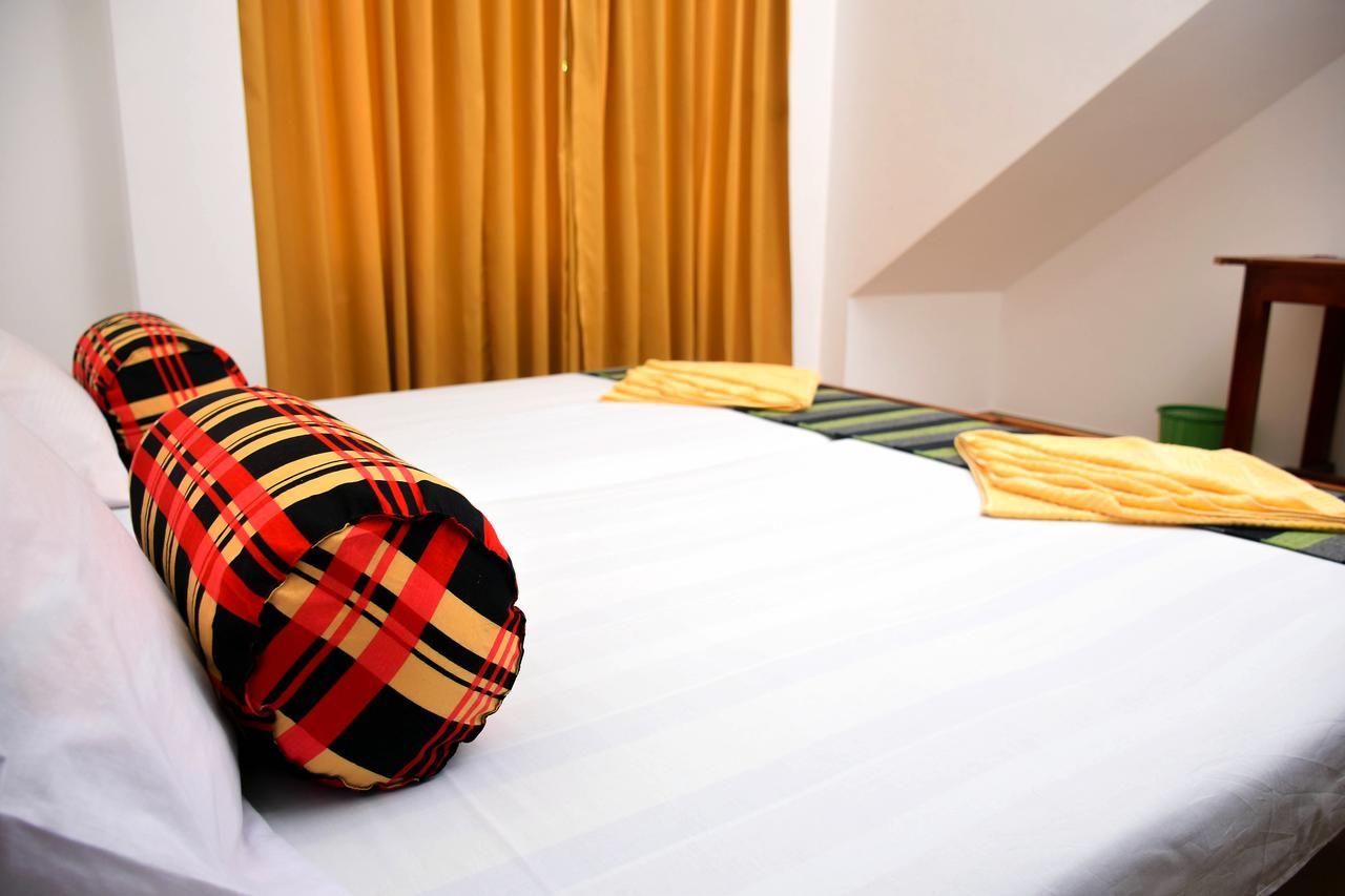 Vishmee Holiday Inn Embilipitiya Luaran gambar