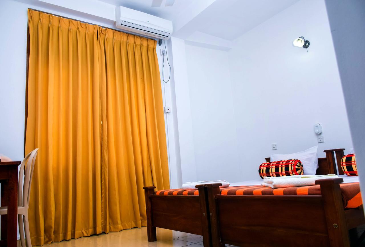 Vishmee Holiday Inn Embilipitiya Luaran gambar