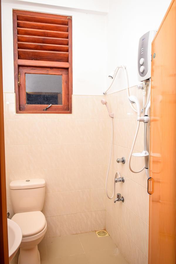 Vishmee Holiday Inn Embilipitiya Luaran gambar