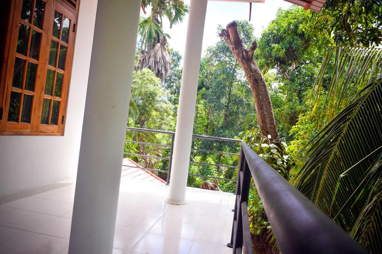 Vishmee Holiday Inn Embilipitiya Luaran gambar