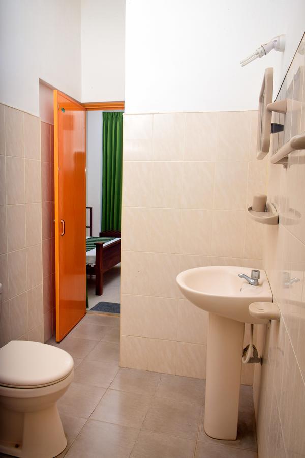 Vishmee Holiday Inn Embilipitiya Luaran gambar