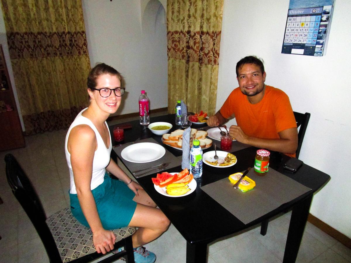 Vishmee Holiday Inn Embilipitiya Luaran gambar