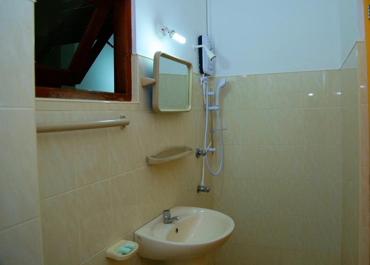 Vishmee Holiday Inn Embilipitiya Luaran gambar