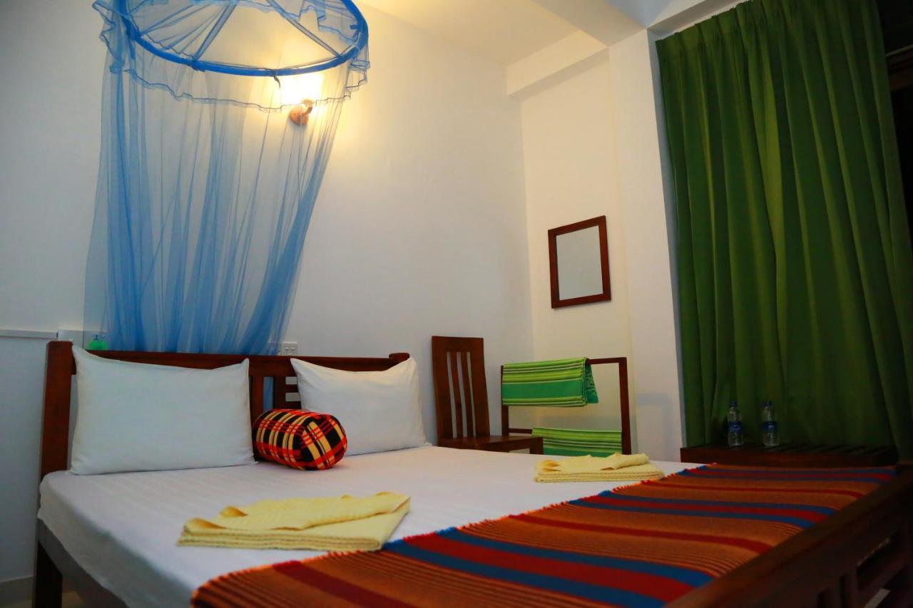 Vishmee Holiday Inn Embilipitiya Luaran gambar