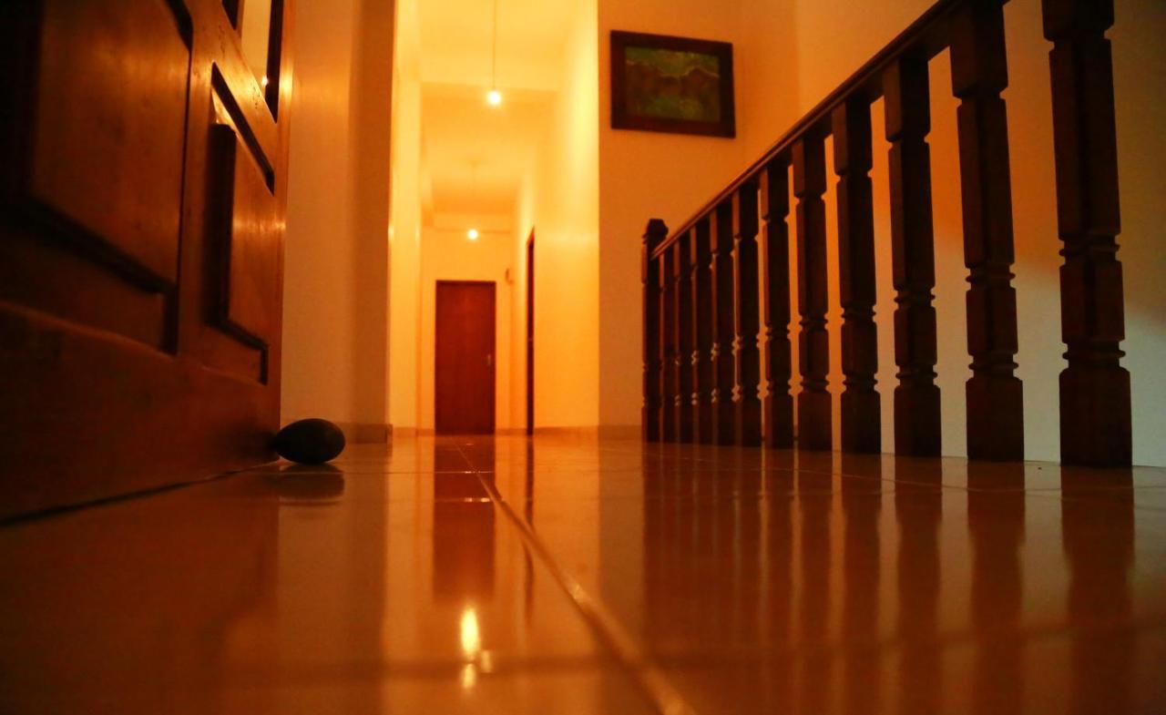 Vishmee Holiday Inn Embilipitiya Luaran gambar