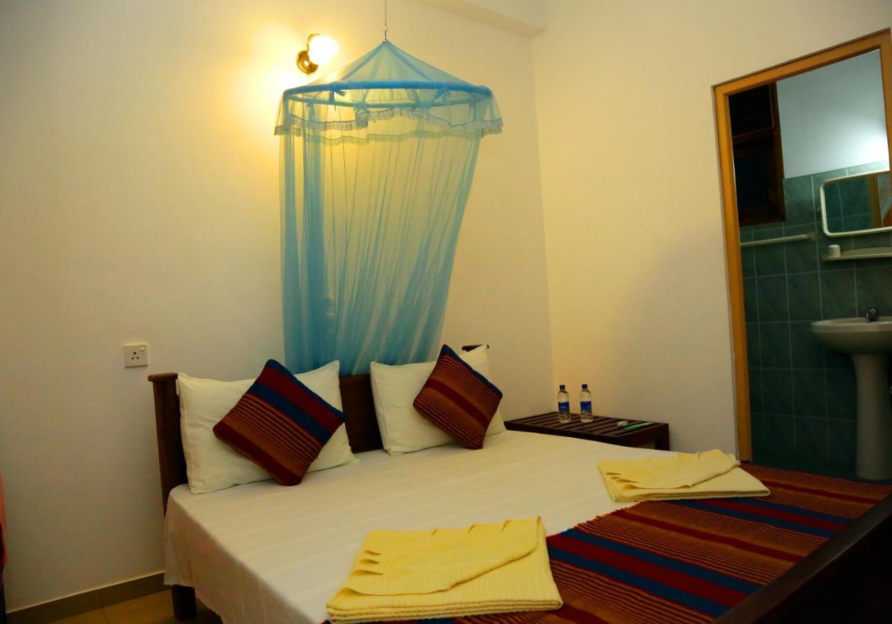 Vishmee Holiday Inn Embilipitiya Luaran gambar